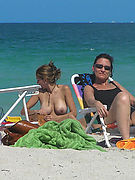 NUDE BEACH VOYEUR PICTURES AND MOVIES